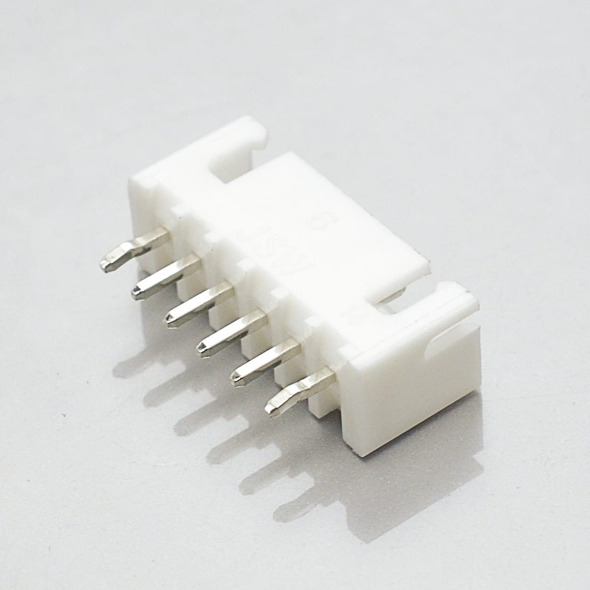 Figure 1 — KONNRA KR2501 DIP straight 180 degree wafer, through-hole top entry