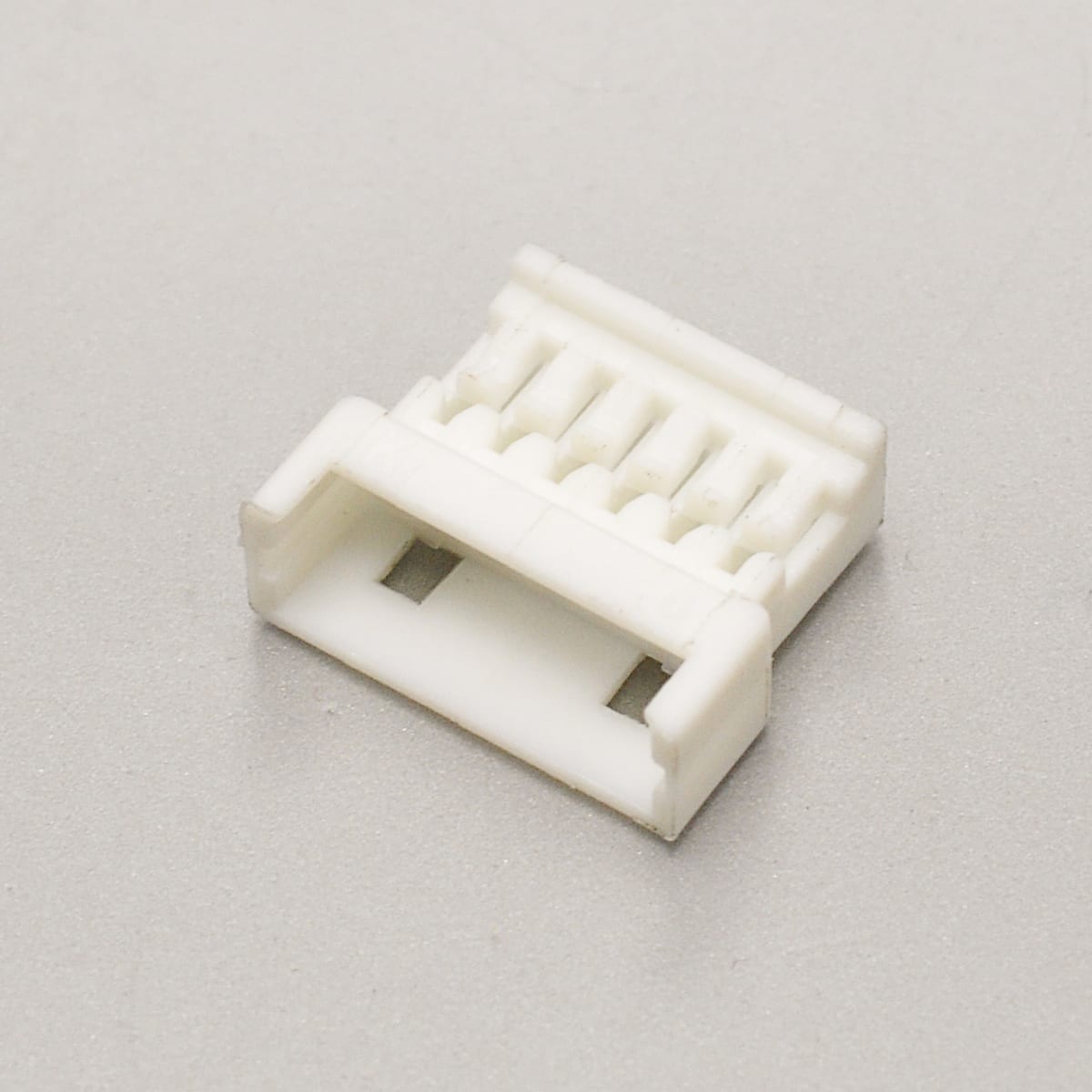 Figure 3 — KR1251 female (receptacle) housing