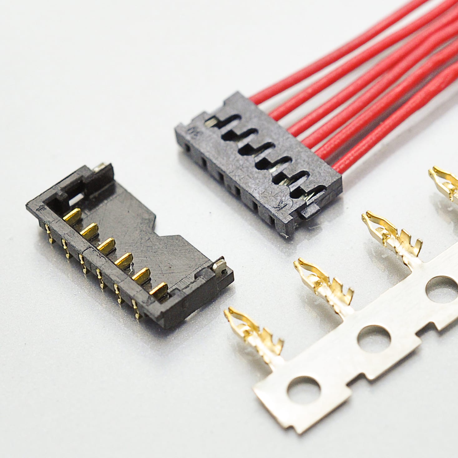 KR1200 Series Pico Ezmate Electronic Wire Connectors
