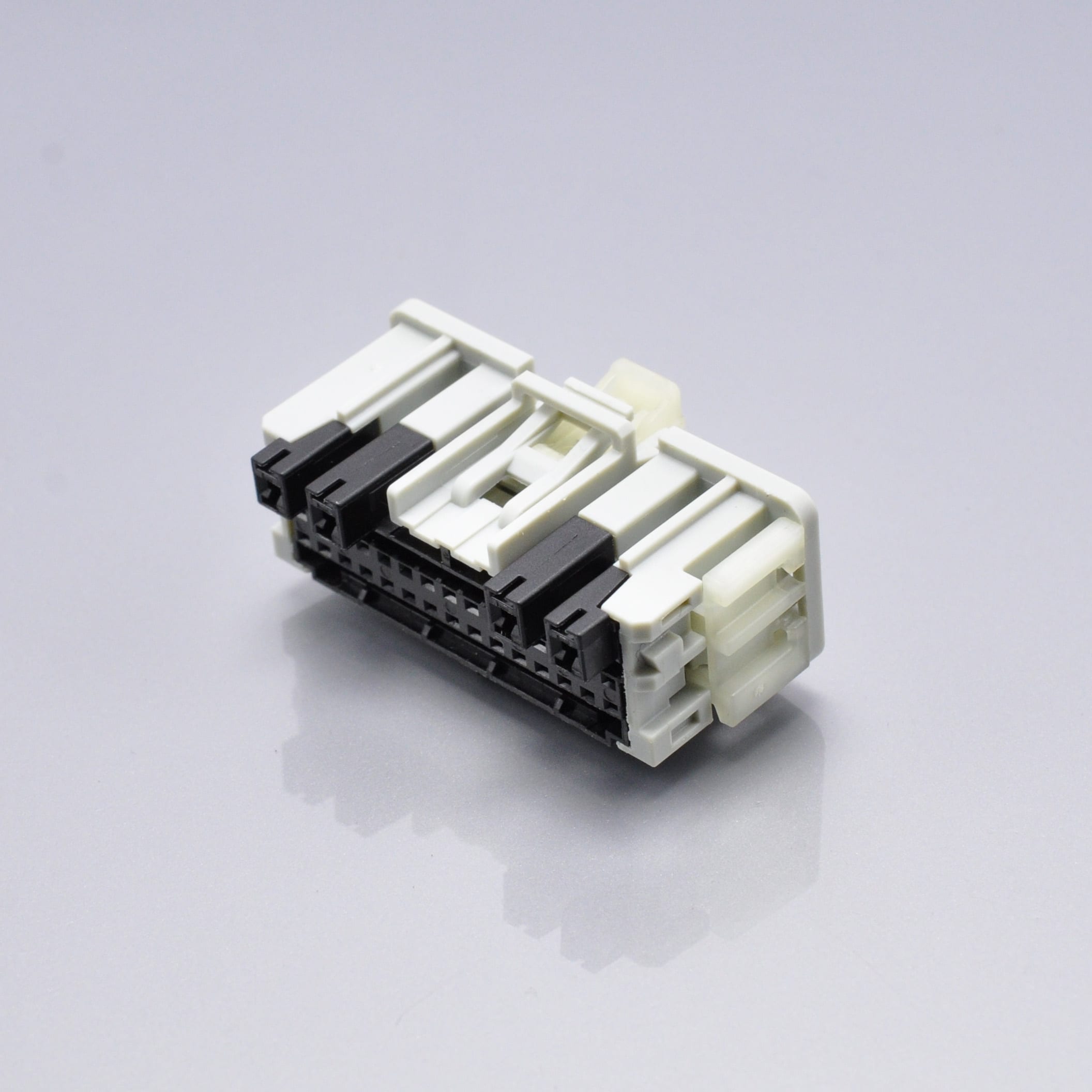 KR2021 Three Row-Wire to Board Connector (4/6)